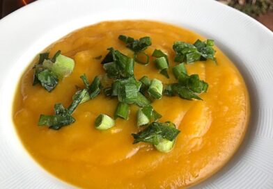 Do que é essa sopa? Dica: é uma fruta nativa.